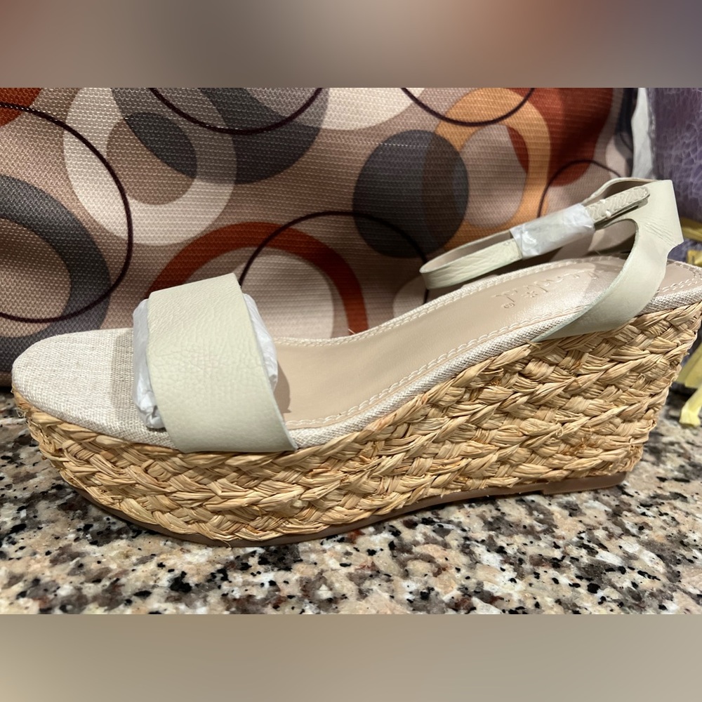 Splendid Marie Eggshell Tumbled Leather
